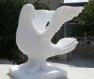 Mermerden  güverçin  heykeli-801